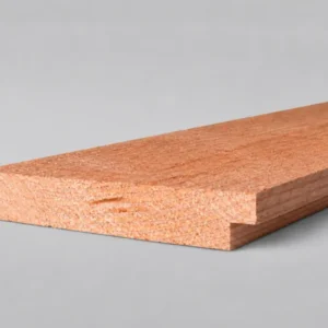 Douglas halfhout plank fijnbezaagd 22 x 130 mm schuin in beeld met sponning langs de rand