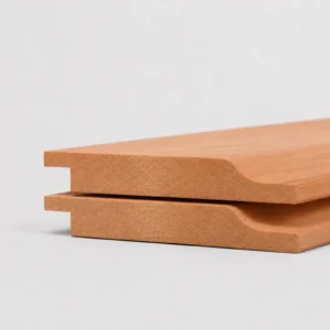 Twee douglas halfhouts rabatdelen 18 x 145 mm op elkaar met het holle profiel zichtbaar
