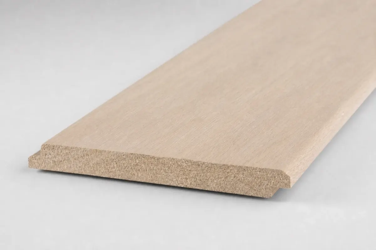 Eiken shiplap plank 20 x 130 mm KD rustiek met visbek en sponning langs de rand